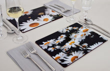 Load image into Gallery viewer, 6 Floral Placemats - Daisy